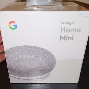 Google Home Mini in Light Gray